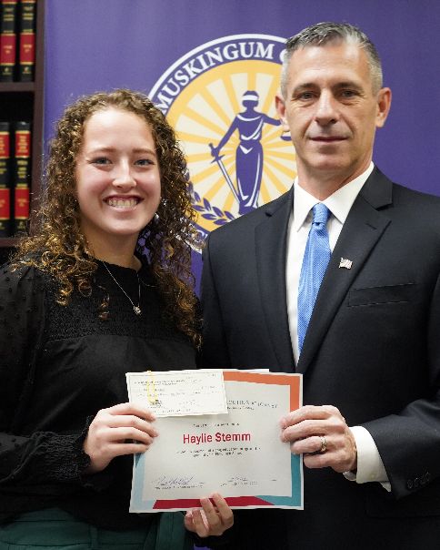 Prosecutor's Office awards students for anti-drug initiatives